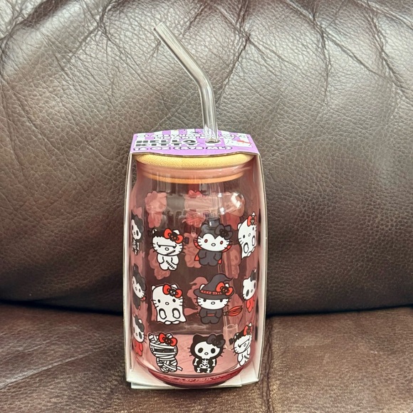 Hello Kitty Halloween Characters 16oz Pink Glass Tumbler with Bamboo Lid & Straw - Picture 8 of 11